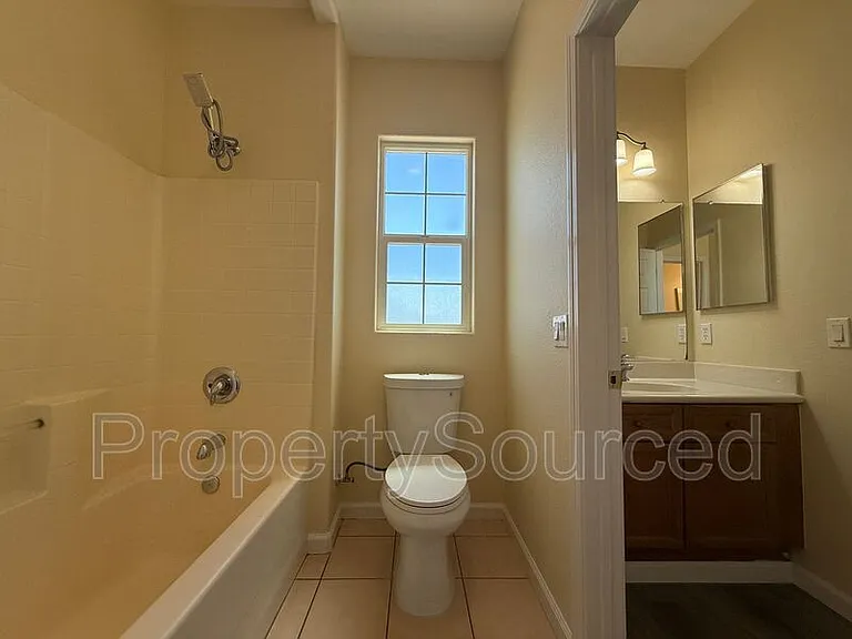 1633 Sparrowhawk St — Photo 48