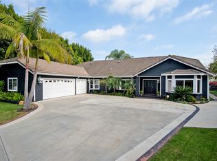 2325 Castlegate Ln, Vista, CA 92084