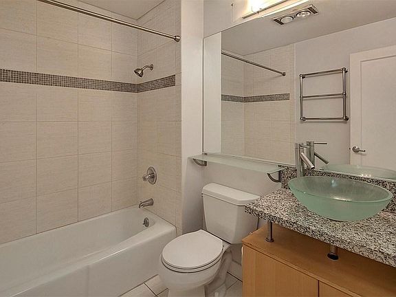 5th image of 5721 122nd Pl SE APT 204