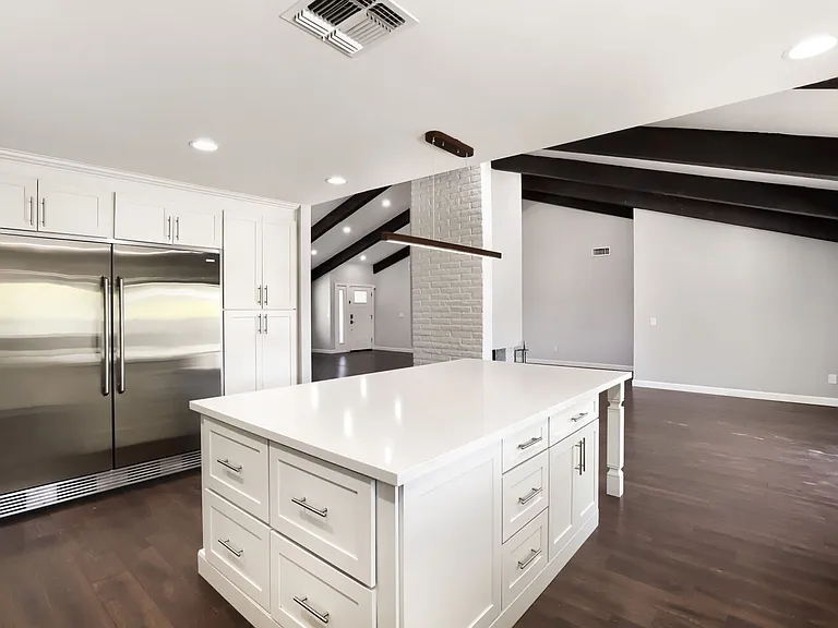 Kitchen Island & fridges