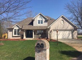 217 Appletree Ln, Wakarusa, IN 46573