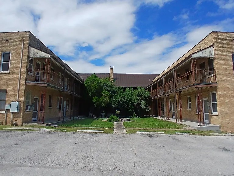 420 E Dewey Pl #208 — Photo 12