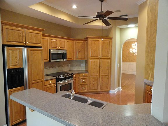 5th image of 213 Golden Oaks Ln