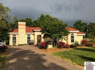 136 Bearington Dr, Benton, KY 42025