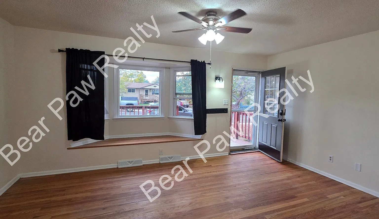 4738 Greybull Ave — Photo 2