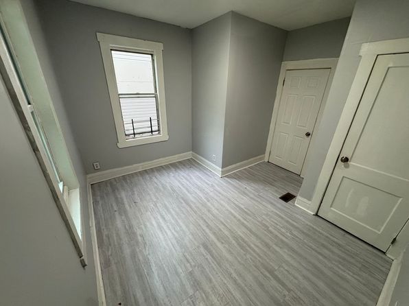 70 Lindsley Ave #1A