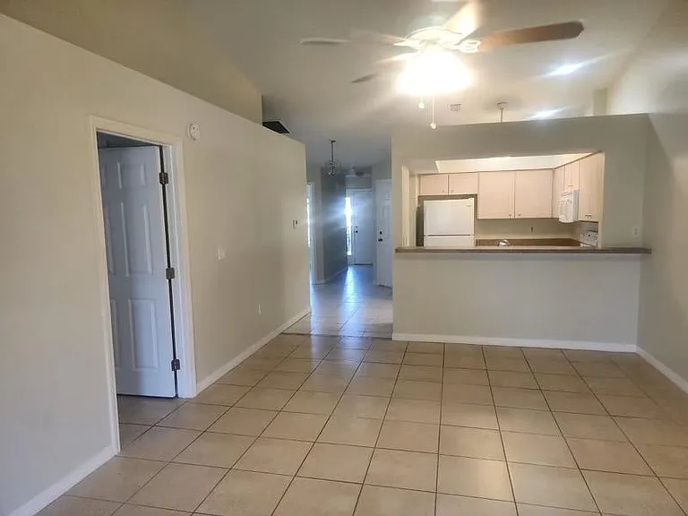 5417 Columbus Blvd — Photo 17