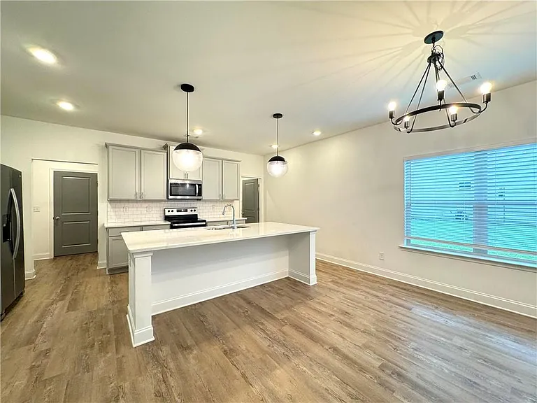 2955 Vinca Dr — Photo 8