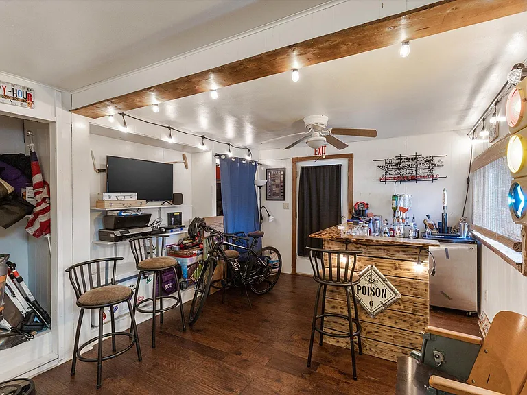 3508 W Biddison St — Photo 22