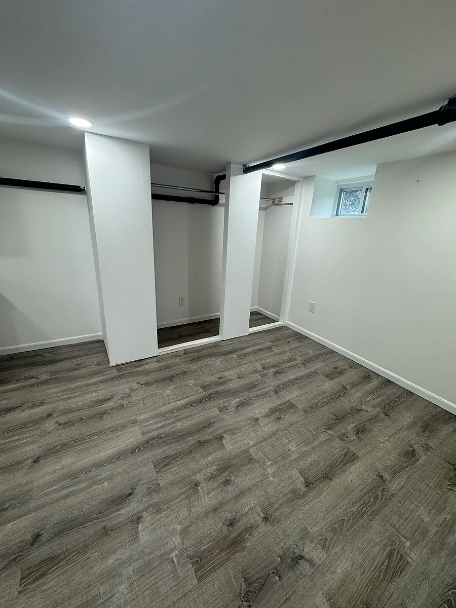 Building Photo - 240 Bedford Ave #3
