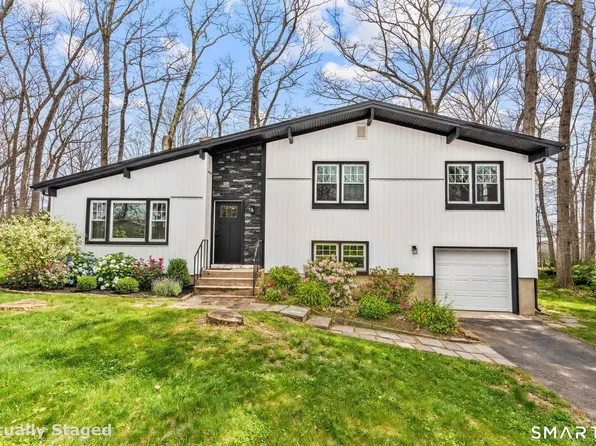 7 Dogwood Court, Branford, CT 06405