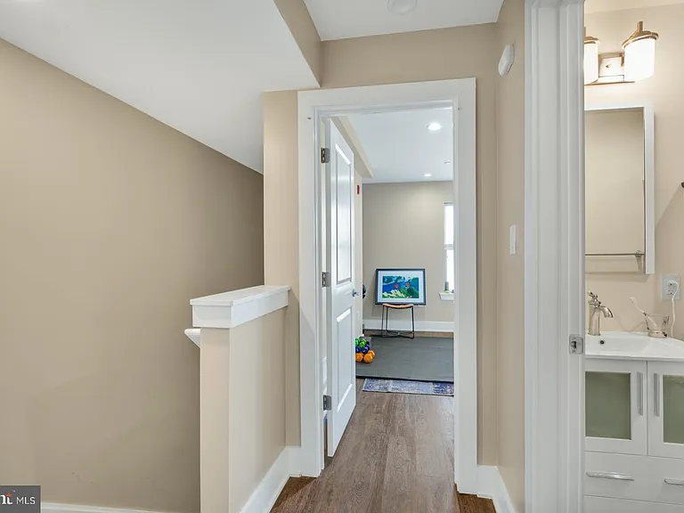 834 N 19th St #3 — Photo 11