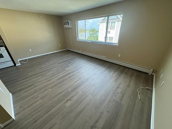 3rd image of 109 Lighthouse Ct #B