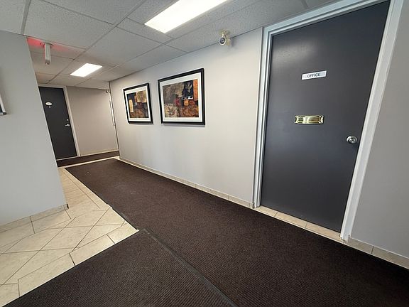 5th image of 17 Coldwater Rd W #1533033