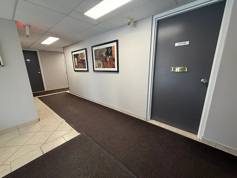 17 Coldwater Rd W — Photo 5