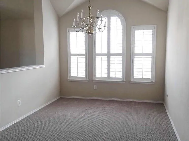 1724 River Oaks Dr — Photo 4