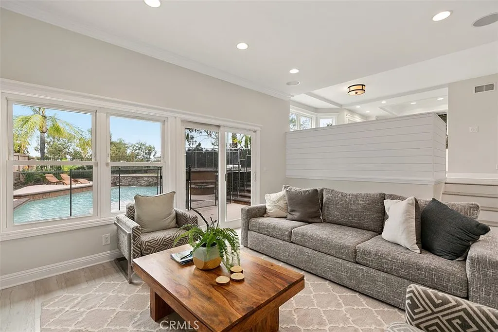 4 bed, 2647 sqft, $10,000 — Photo 1