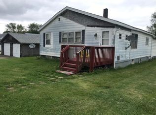 208 N Main St, Elliott, IL 60933