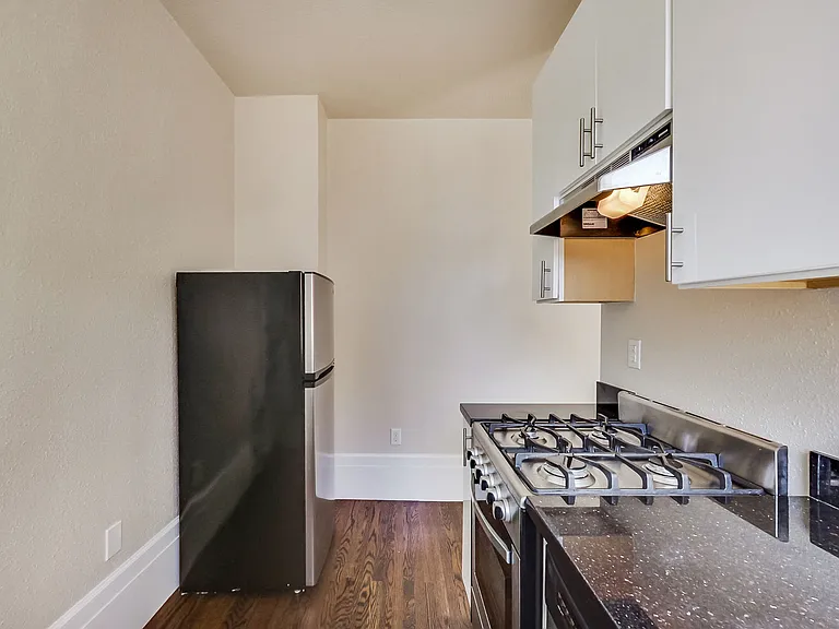 635 Ellis — Photo 14