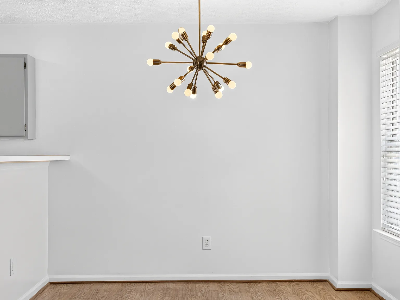2 bed, 1095 sqft, $1,600 — Photo 3
