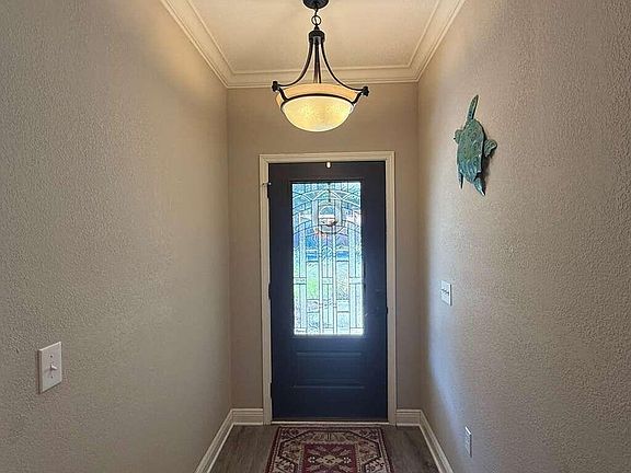 2nd image of 703 Nutmeg Ave