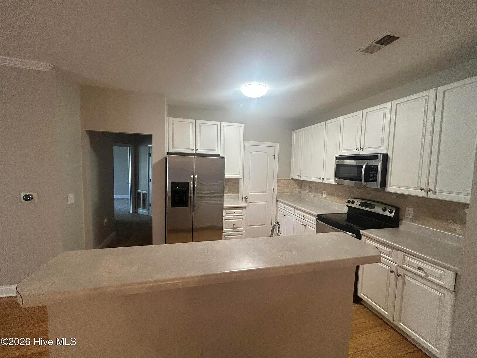 4 bed, 3.0 bath, 1700 sqft, $2,200 — Photo 4