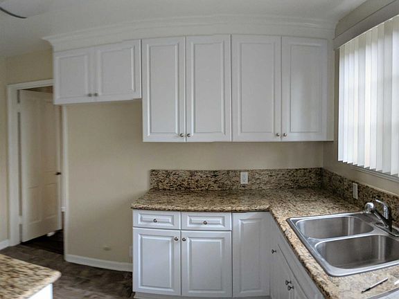 4th image of 300-322 Hollywood Way #318