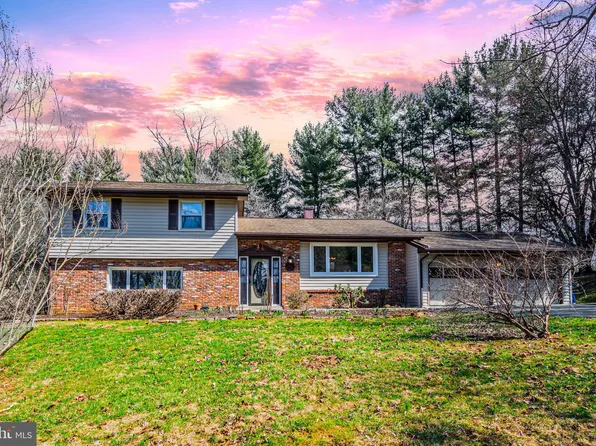 12402 Hill Ct, Mount Airy, MD 21771