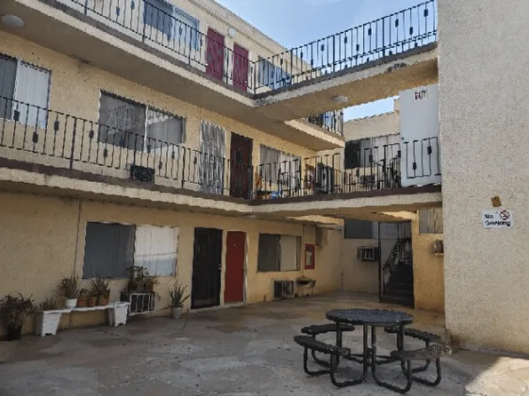 Sherman Way Villas, 14160 Sherman Way #15, Van Nuys, CA 91405