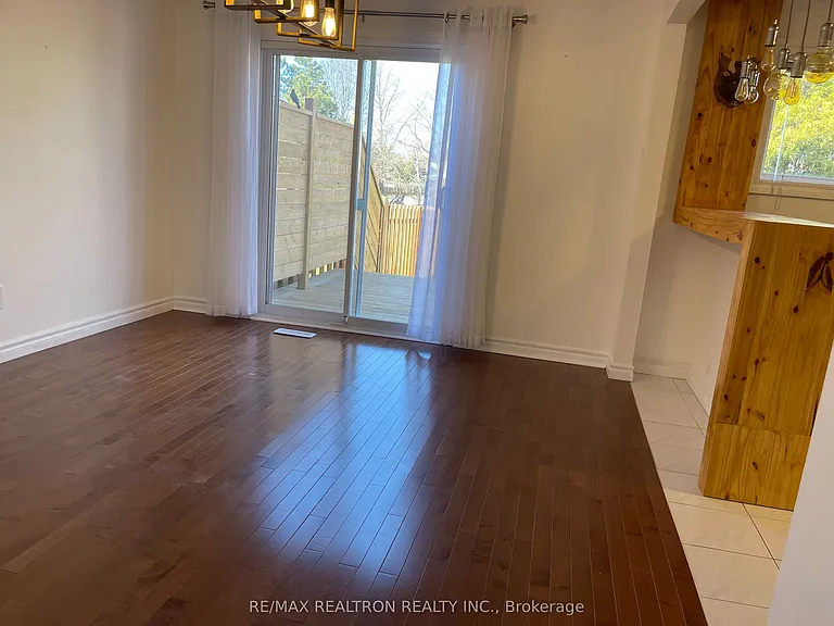 7 Barnwell Dr — Photo 3