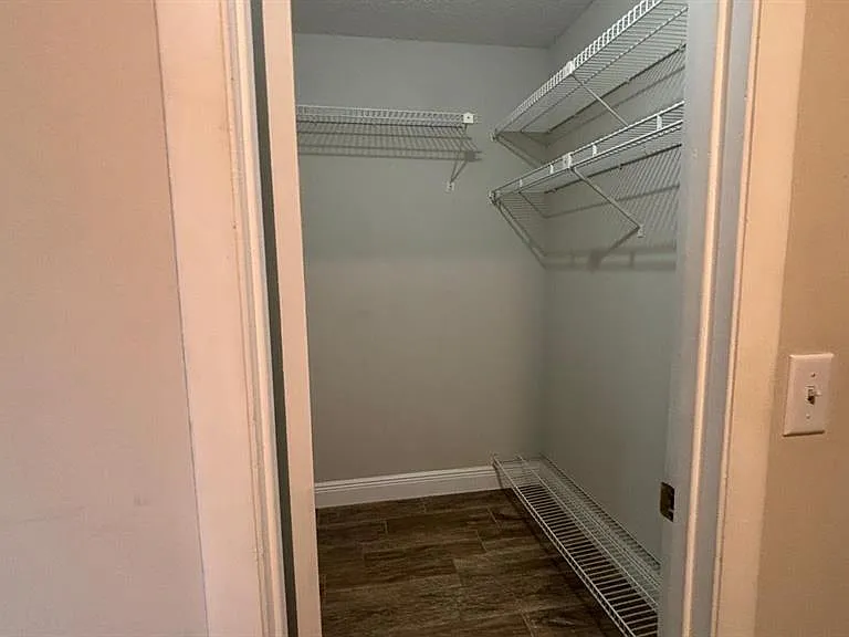 4817 Landover Cir — Photo 16