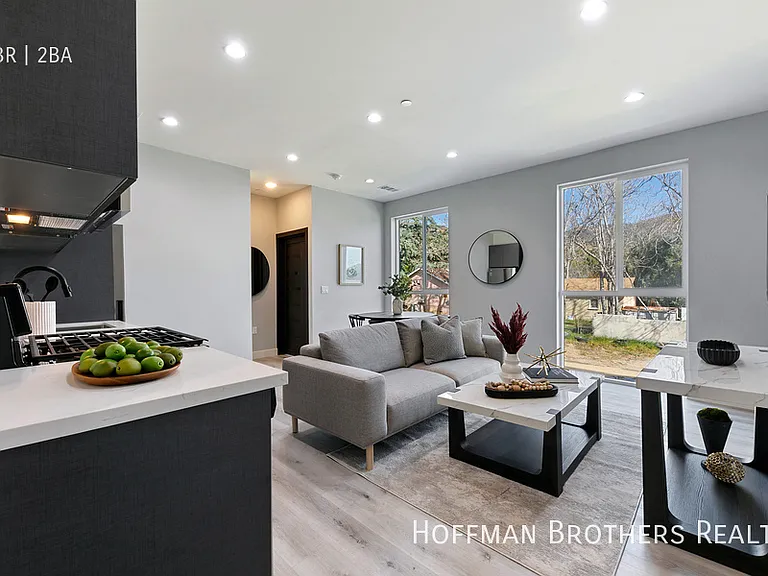 13621 N Fellows Ave #13617 — Photo 4