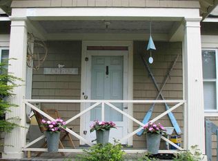 387 Vine Ave, Highland Park, IL