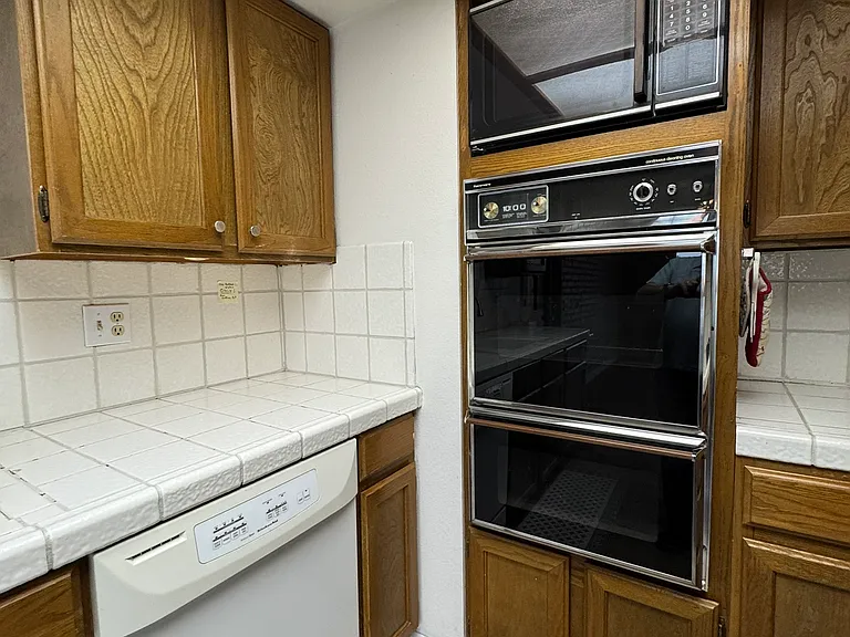 1464 Riverfront Dr — Photo 33