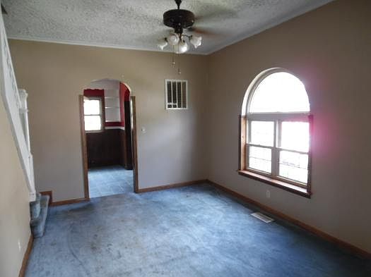 5th image of 207 Barnhart St