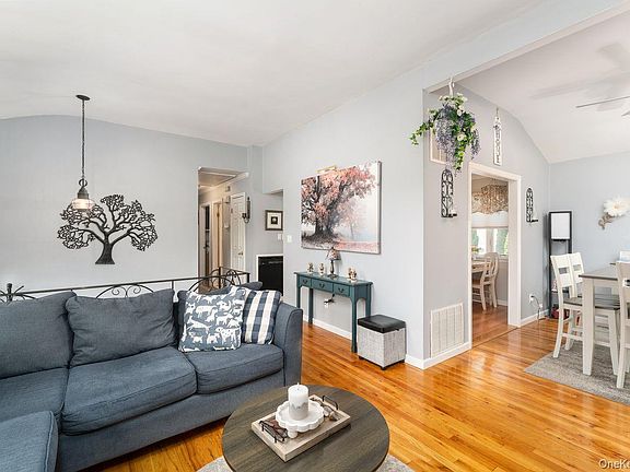 4th image of 49 McKinley Street