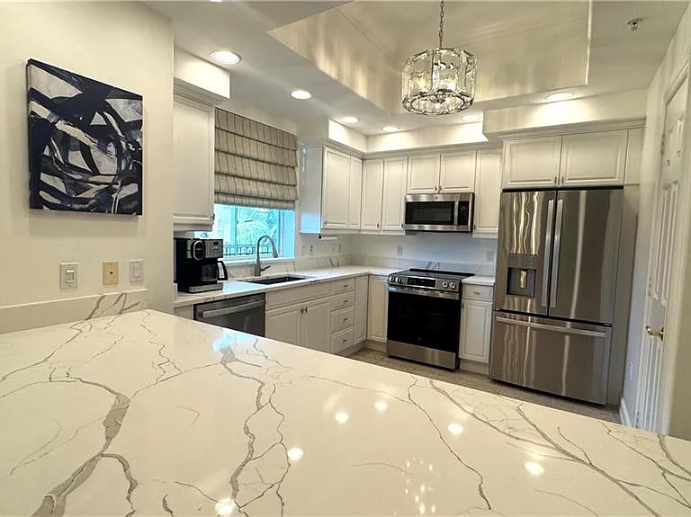 2738 Tiburon Blvd E #B405 — Photo 8