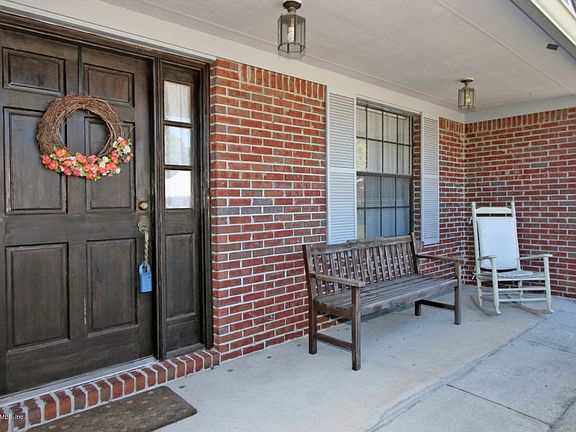 3rd image of 12502 Willoughby Ln