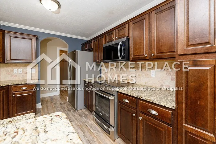 2467 Newbury Ave — Photo 12