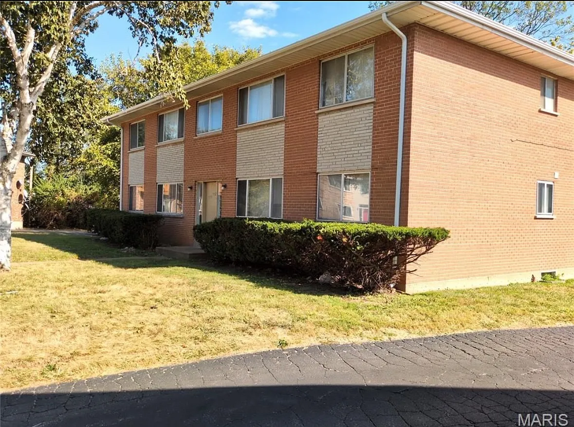 2 bed, 880 sqft, $995 — Photo 1