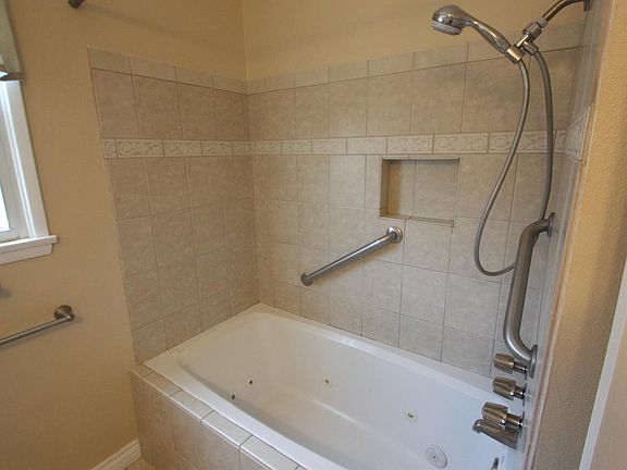 5th image of 4329 Snowden Ave