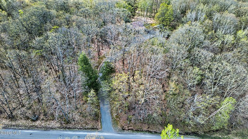 5th image of 375 Momrow Road