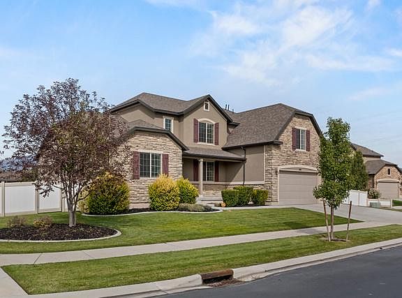 2nd image of 346 W Shoreline Ct