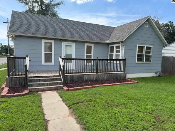 900 W 19th Ave, Hutchinson, KS 67502