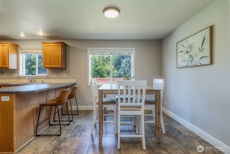 5th image of 2335 Hawk Drive