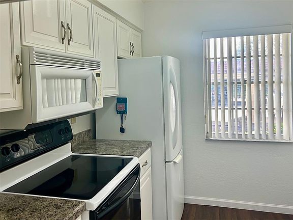 3rd image of 1701 Pinehurst Rd APT 18C