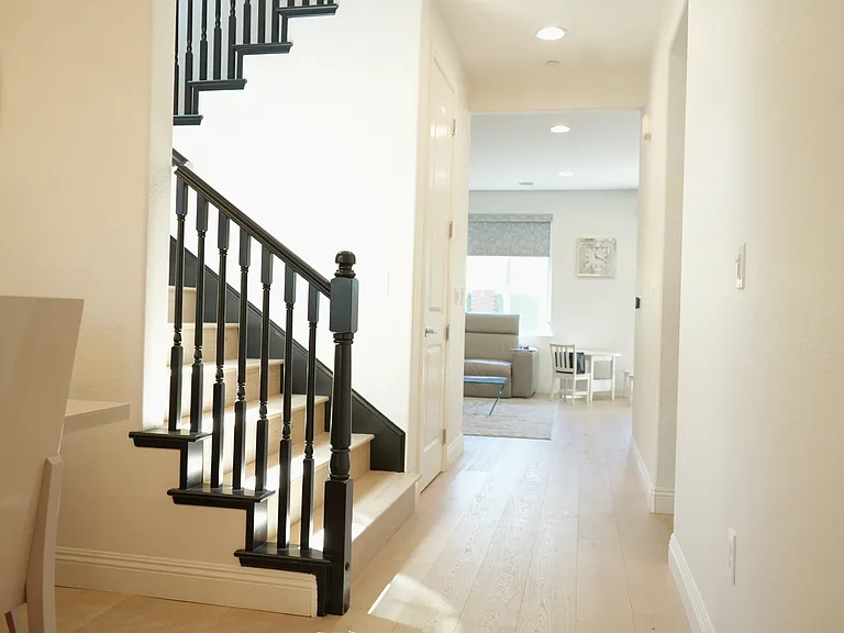 2052 Haggerty Dr — Photo 6