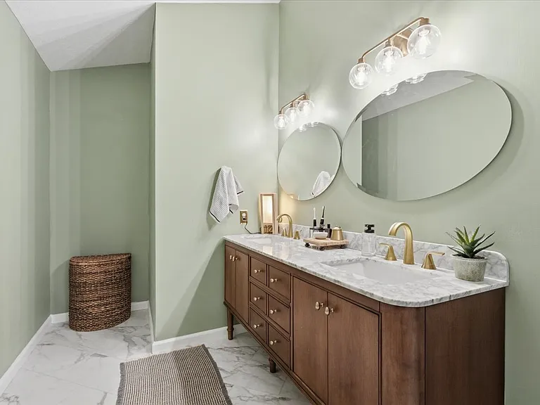 8611 Old Carriage Ct — Photo 7