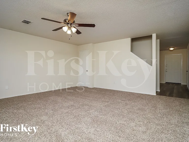 1464 Greenbrook Dr — Photo 3