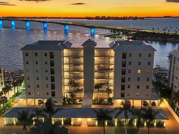 226 GOLDEN GATE POINT #33, SARASOTA, FL 34236